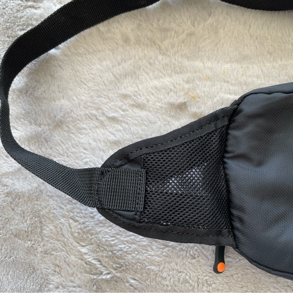 Merrell Black Waist Bag adjustable - Picture 6 of 7